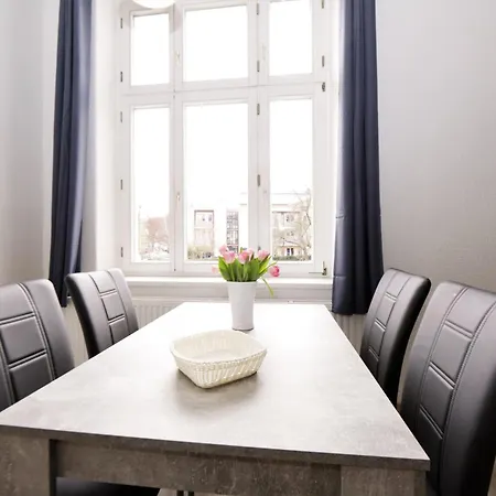 Brise Ruthenberg App 1 *